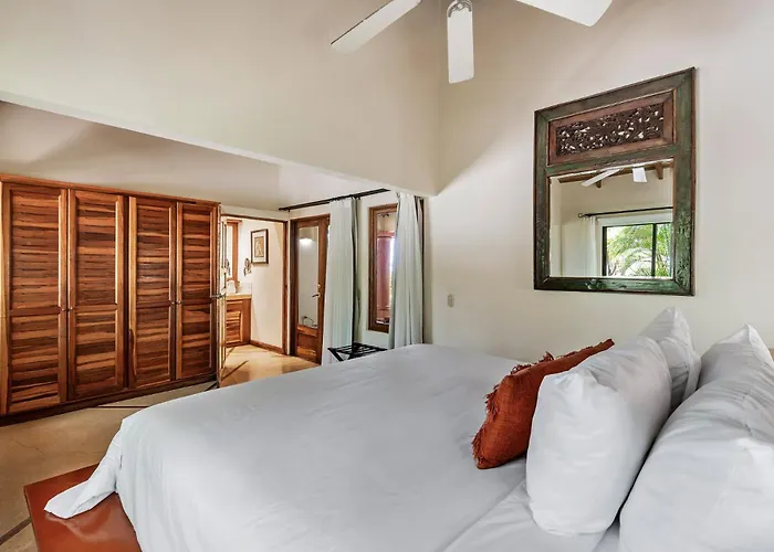 Hotel Los Altos De Eros 5*